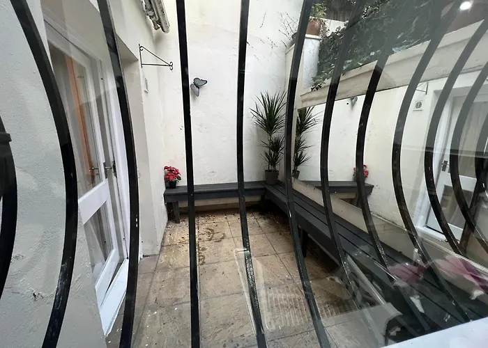 Stylish Entire Apartment With Private Garden In Camden, Central London